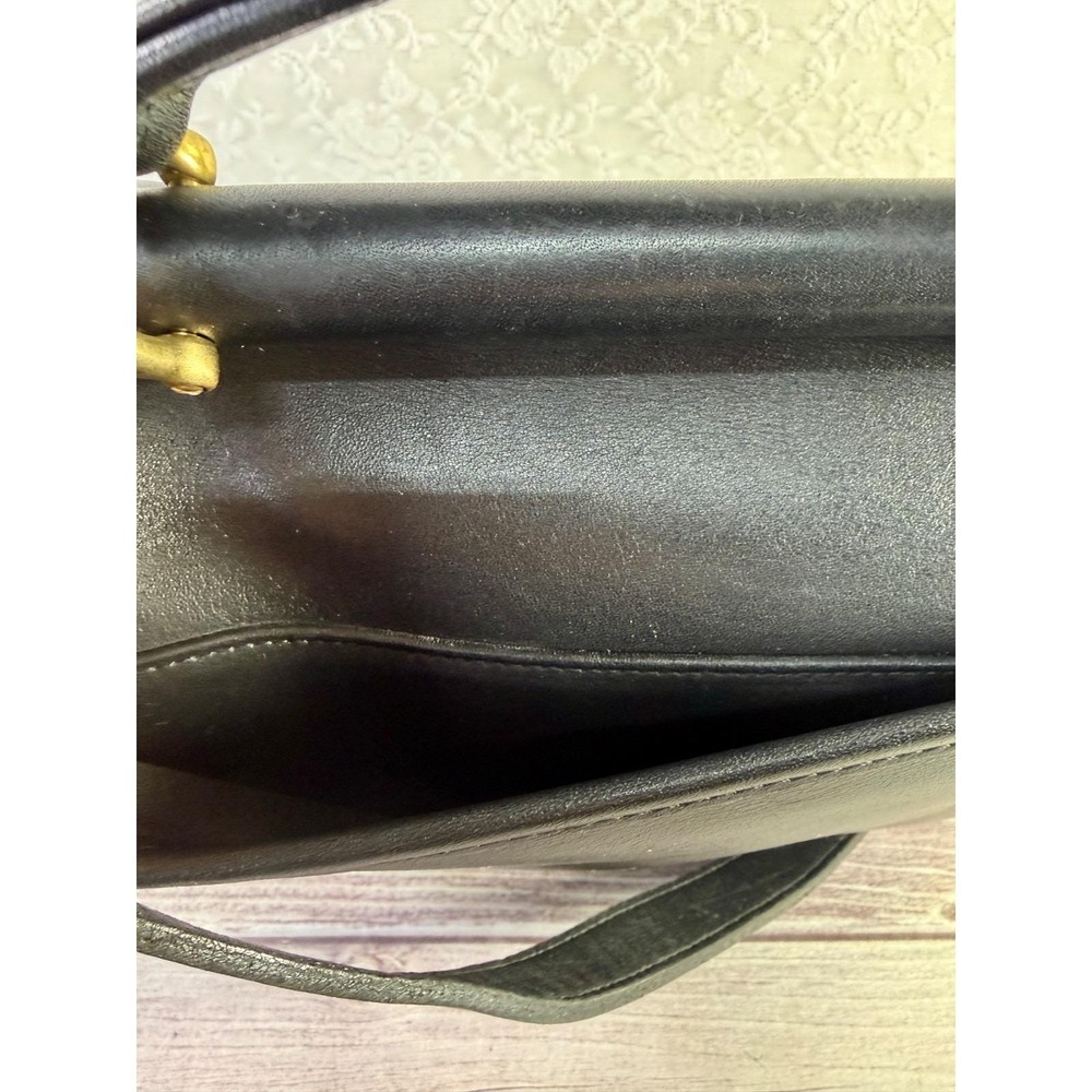 Vintage COACH Willis Black Leather Crossbody Handbag – Classic Turnlock Style - Picture 15 of 17